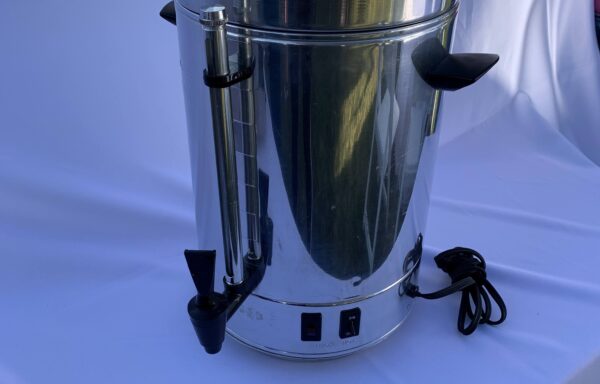 Machine à café (100 tasses) / Coffee machine (100 cups)