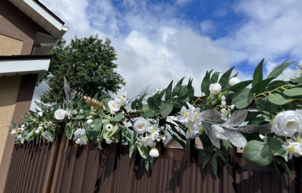 Vignes verdure avec fleurs décoratives / Greenery vines with decorative flowers