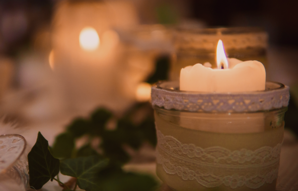 Chandelles & Bougeoirs / Candles & Candle Holders